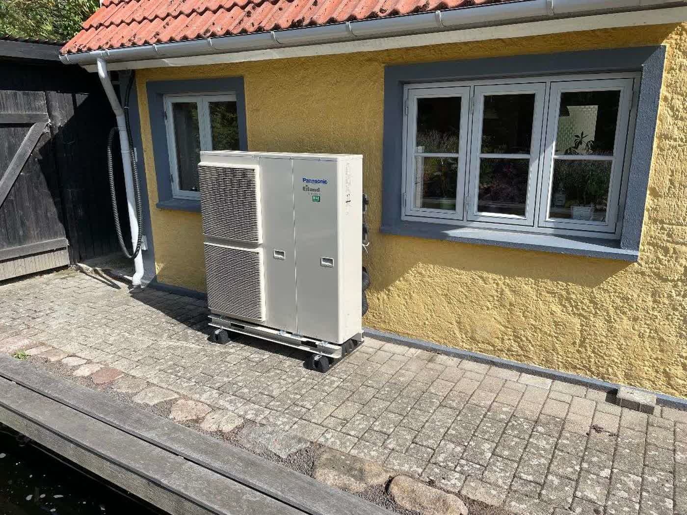 Store besparelser med Panasonic 9 KW Luft-til-Vand Varmepumpe